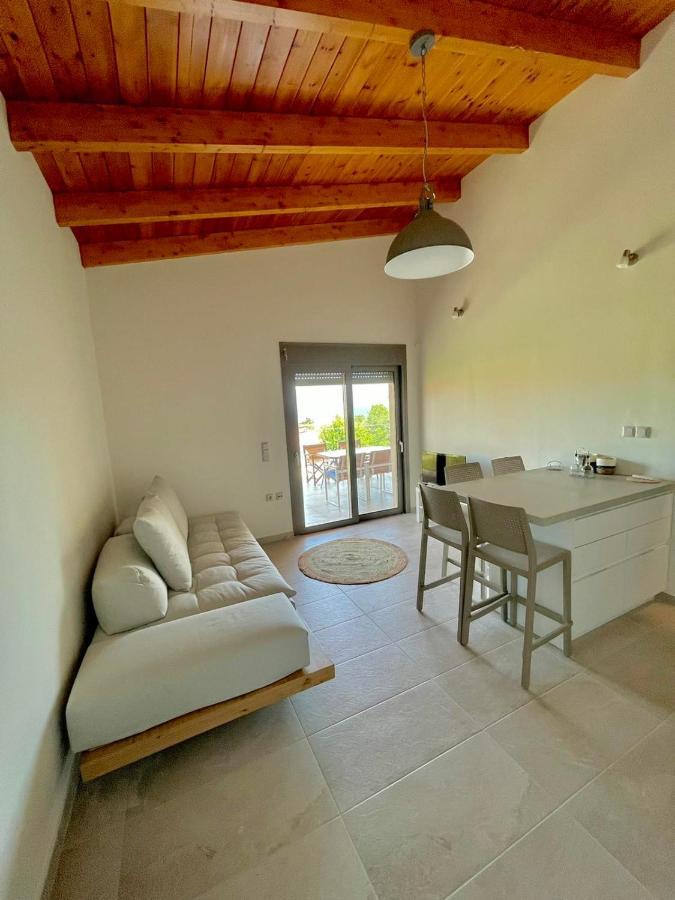 Gargarou Residences Kómboi Extérieur photo