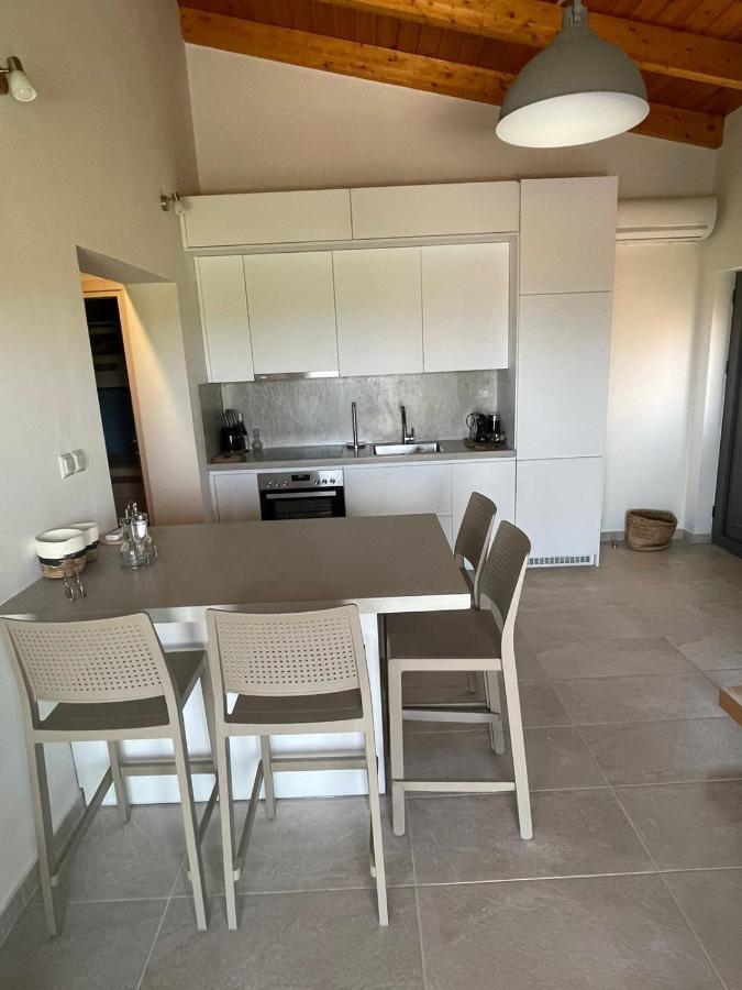 Gargarou Residences Kómboi Extérieur photo